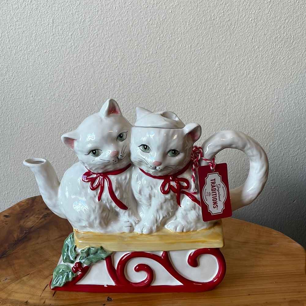 Blue Sky White Christmas Cats teapot